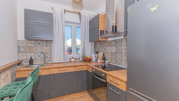 House | Private kitchen | Fridge, dishwasher, electric kettle, toaster