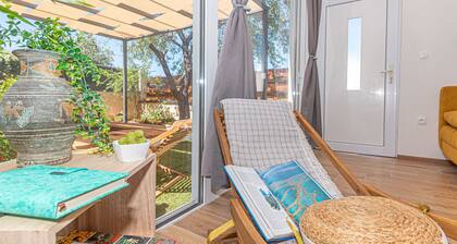 Lux House Versys With Jacuzzi