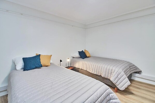 4 Schlafzimmer, Schreibtisch, Bügeleisen/Bügelbrett, kostenloses WLAN