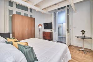 4 bedrooms, desk, iron/ironing board, free WiFi - Palermo Family House | WiFi/NetFlix | Welcome2BA (Palermo)