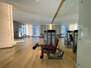 Gym - HiGuests - DAMAC Maison Prive Tower A (Dubai)