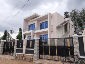 Fachada da propriedade
