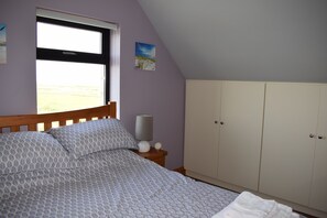 2 makuuhuonetta, silitysrauta/-lauta, vauvan matkasänky, ilmainen Wi-Fi
