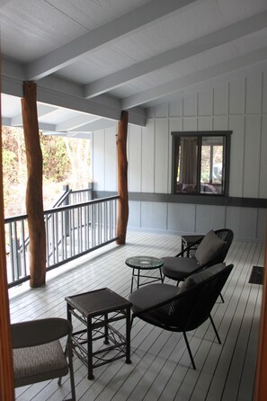 Interior - Beautiful 3 Bedroom Rainforest Retreat, minutes from HVNP (Volcano)