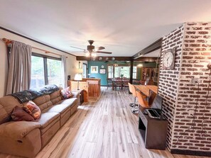 Smart TV, fireplace