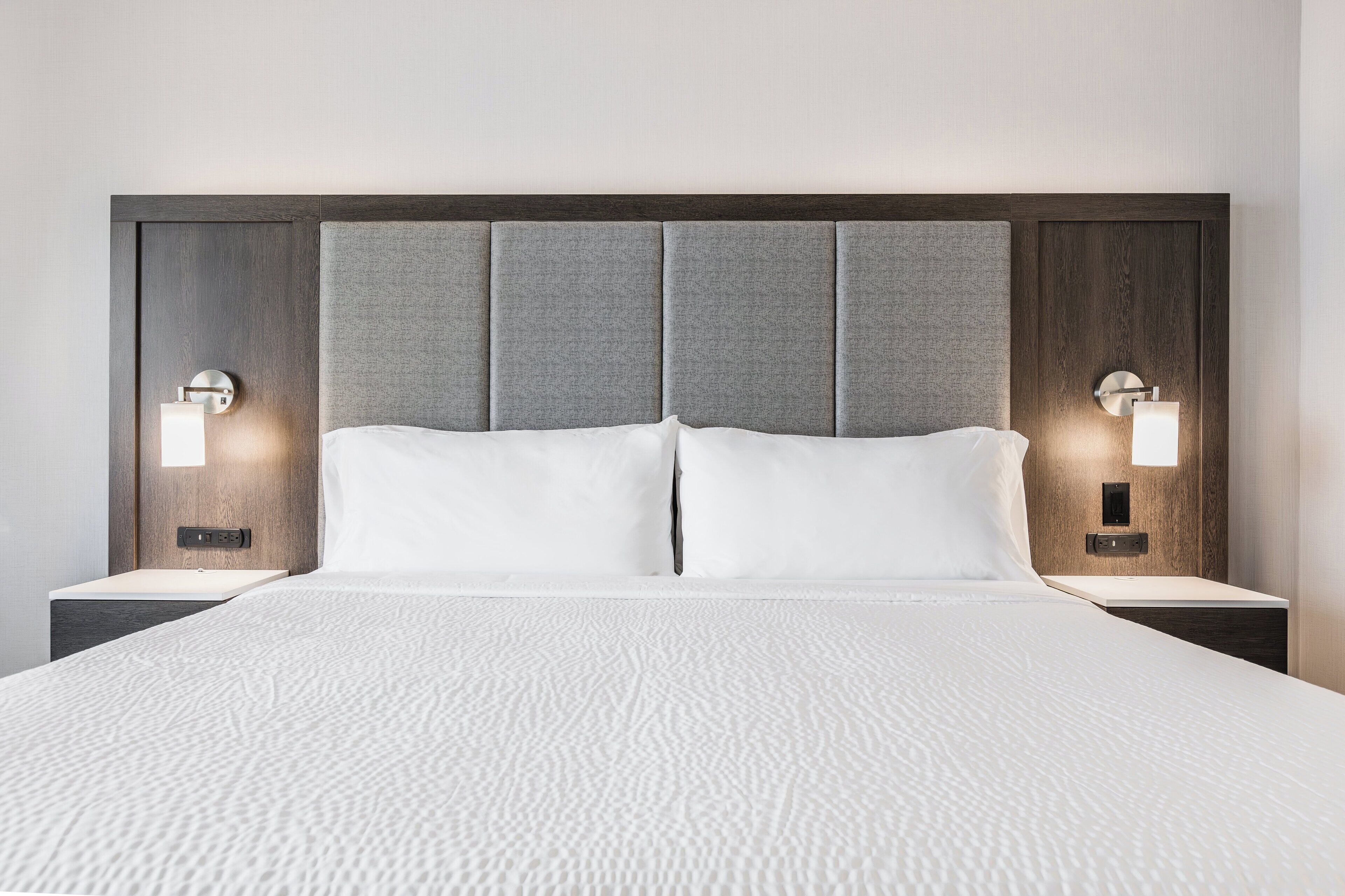 Photo - Holiday Inn Express & Suites Toronto Airport South by IHG