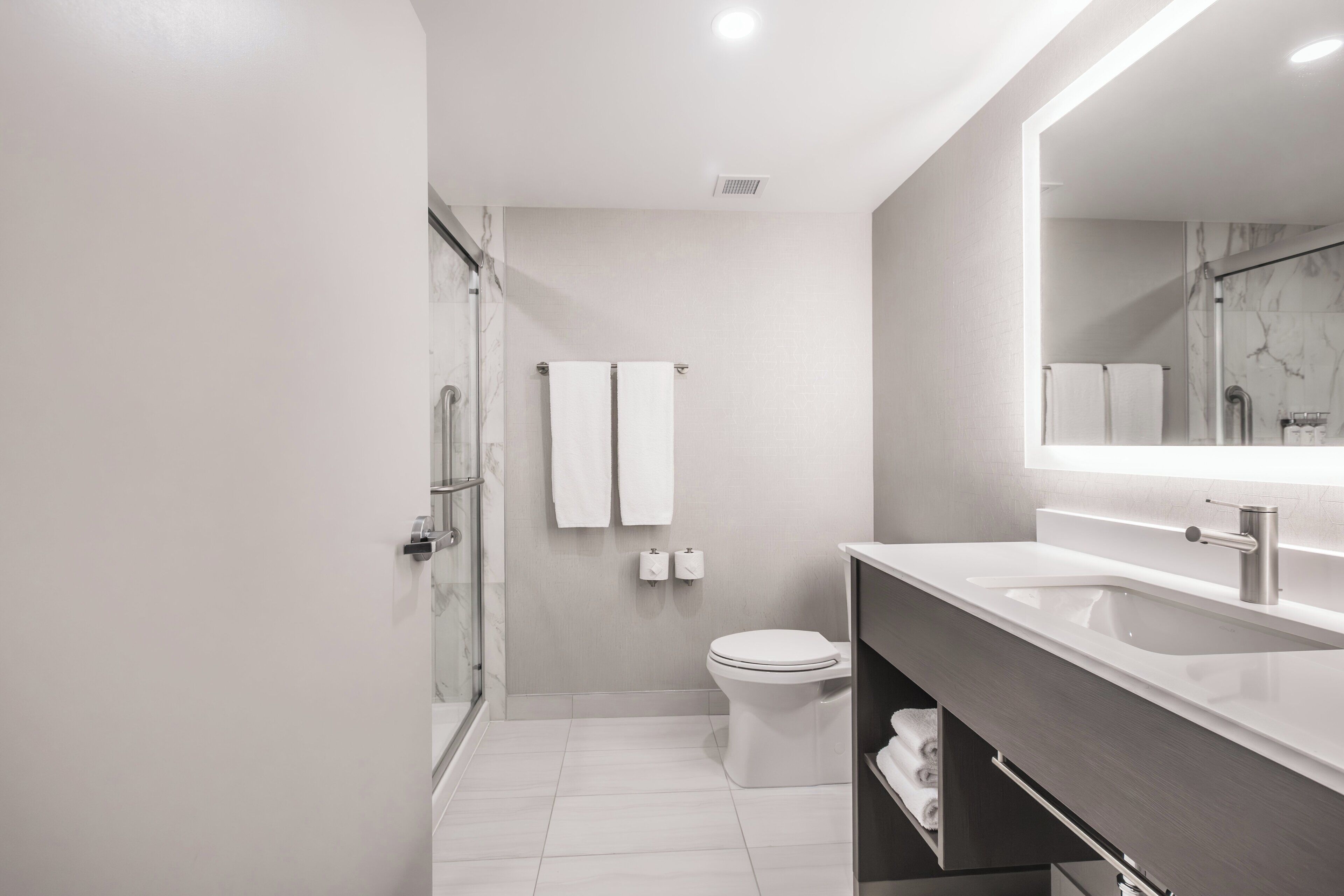 Photo - Holiday Inn Express & Suites Toronto Airport South by IHG