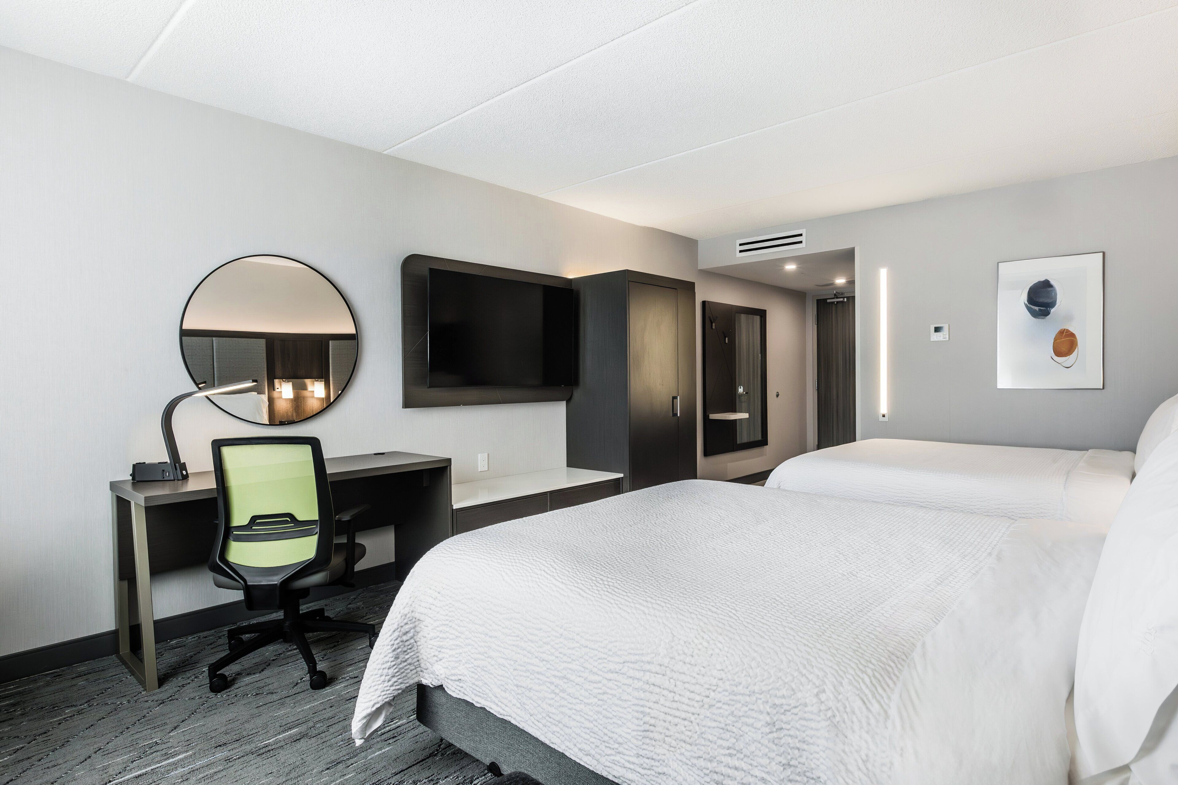 Photo - Holiday Inn Express & Suites Toronto Airport South by IHG