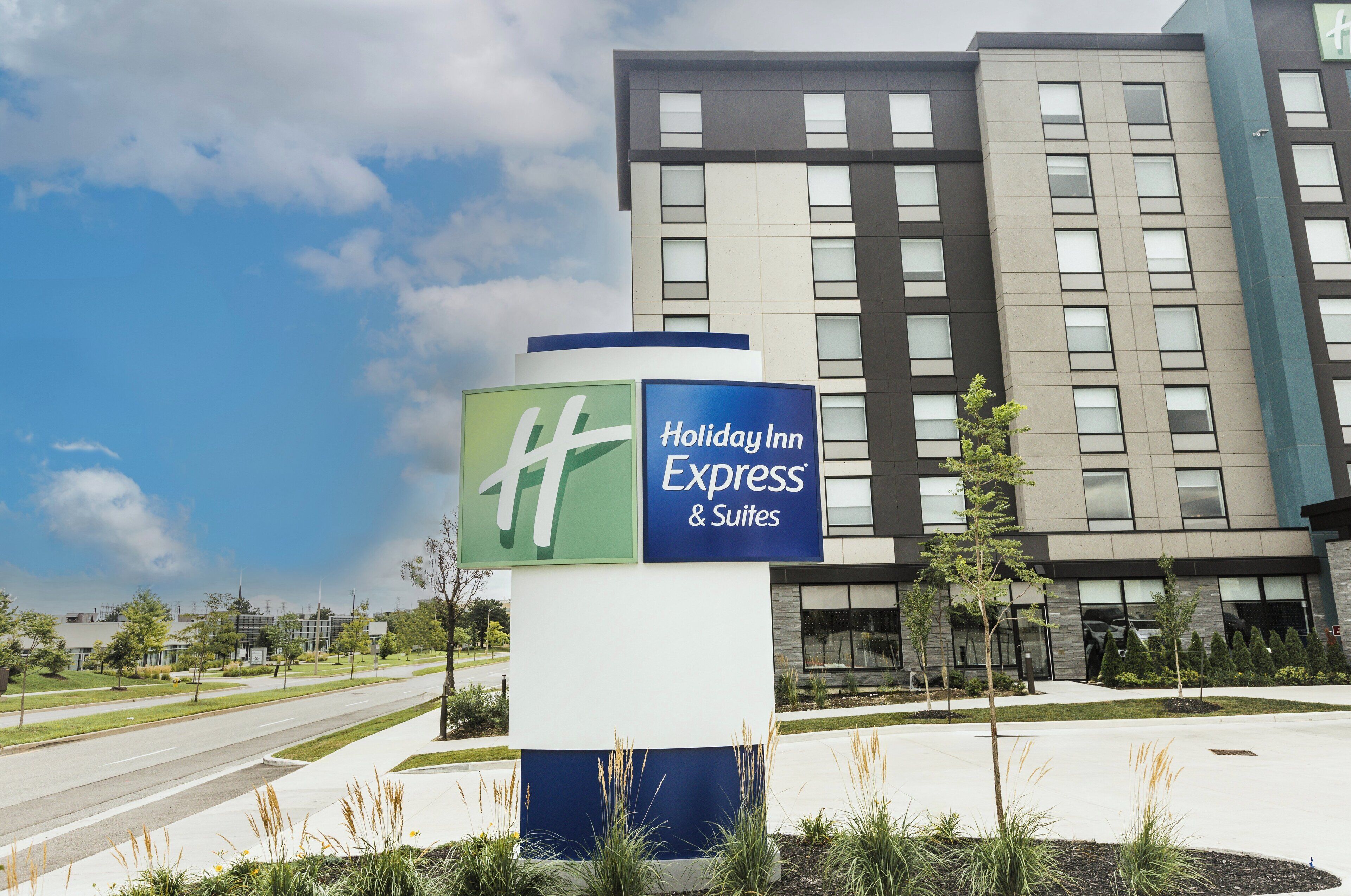 Photo - Holiday Inn Express & Suites Toronto Airport South by IHG