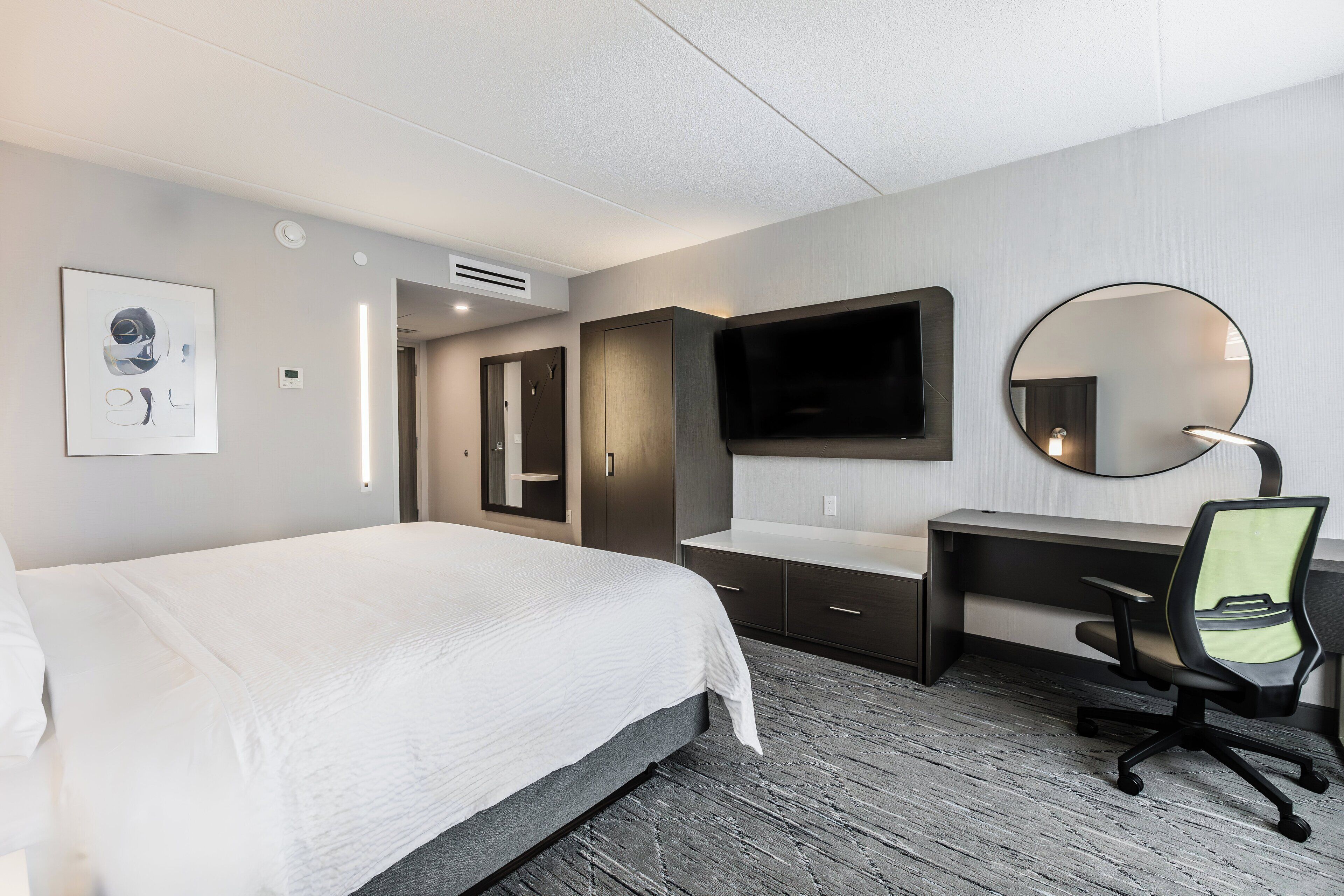 Photo - Holiday Inn Express & Suites Toronto Airport South by IHG