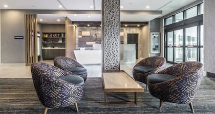 Holiday Inn Express & Suites Toronto Airport South by IHG