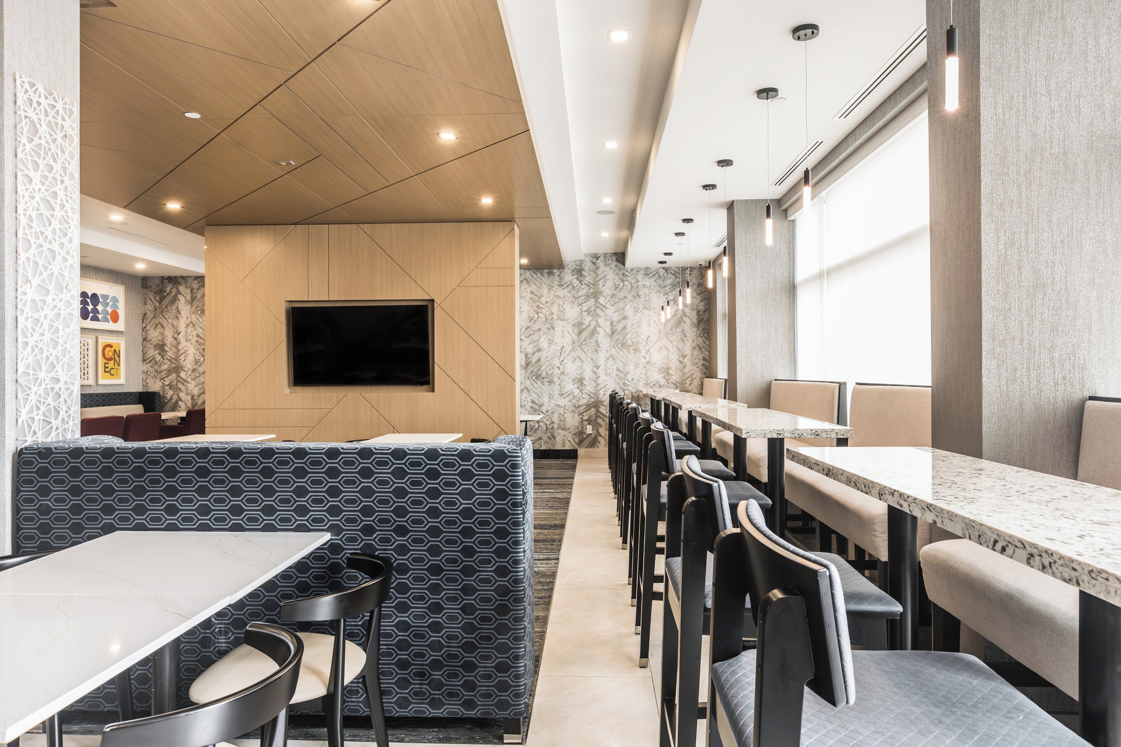 Photo - Holiday Inn Express & Suites Toronto Airport South by IHG