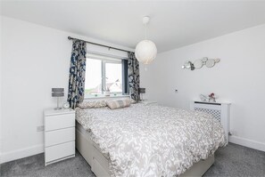 4 soverom, safe på rommet, skrivebord og strykejern/-brett