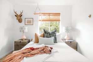 4 bedrooms, desk, iron/ironing board, travel cot