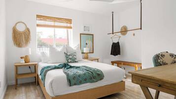 4 bedrooms, desk, iron/ironing board, travel crib