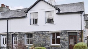 Unclassified image, 4 of 11, button - 2 Bed House Sleeps 4 - Garden, Parking & Pets (Keswick)