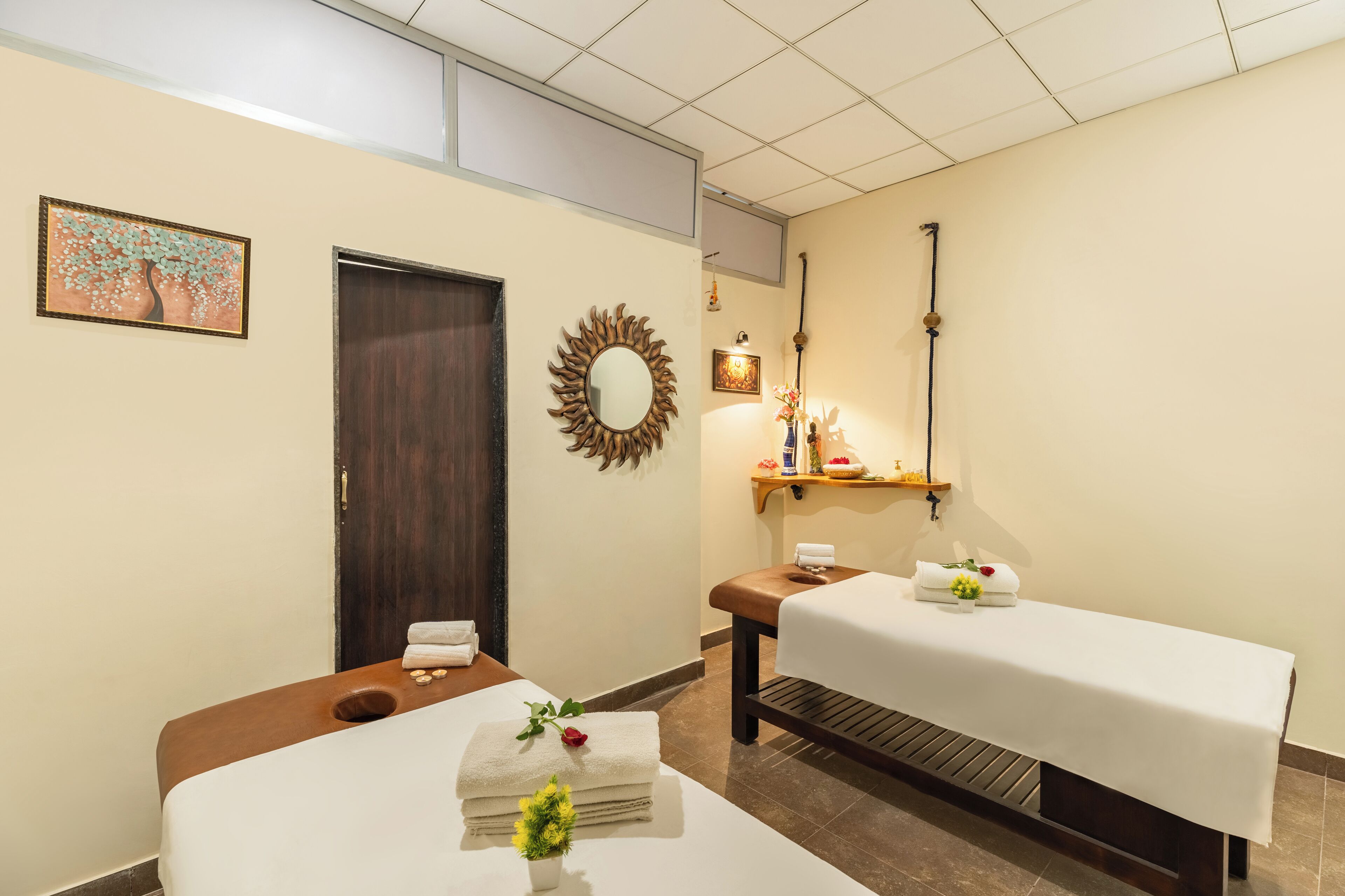 Couples treatment room(s), body treatments, hydrotherapy, aromatherapy