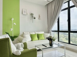 经典公寓 | 起居区 | 40-英寸智能电视（配备数码频道）