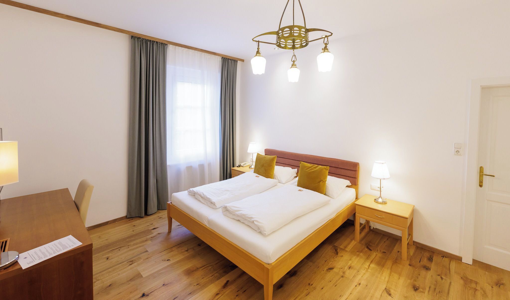 Family Suite | In-room safe, desk, laptop workspace, blackout drapes