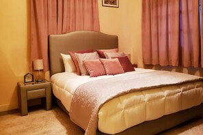 2 chambres, bureau, fer et planche à repasser, Wi-Fi gratuit