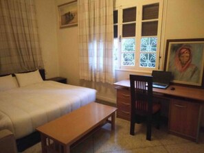 2 chambres, bureau, fer et planche à repasser, Wi-Fi gratuit