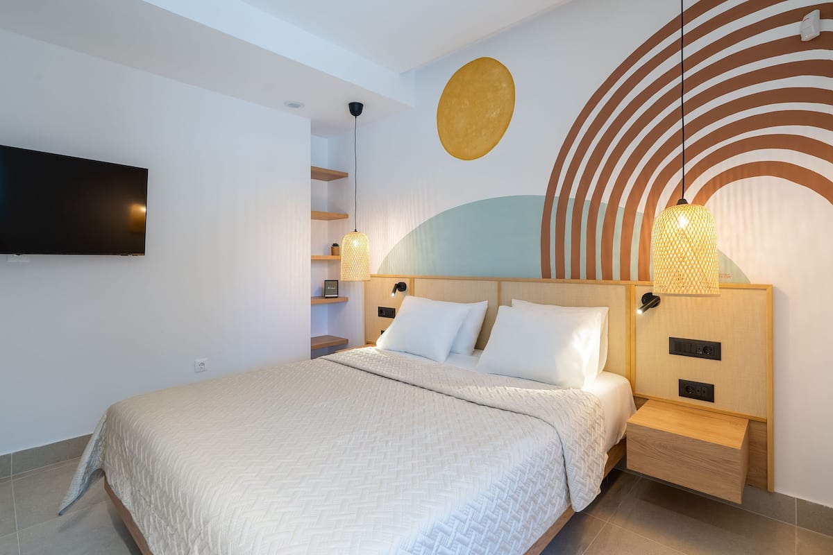 Standard Apartment | 1 bedroom, in-room safe, laptop workspace, blackout drapes