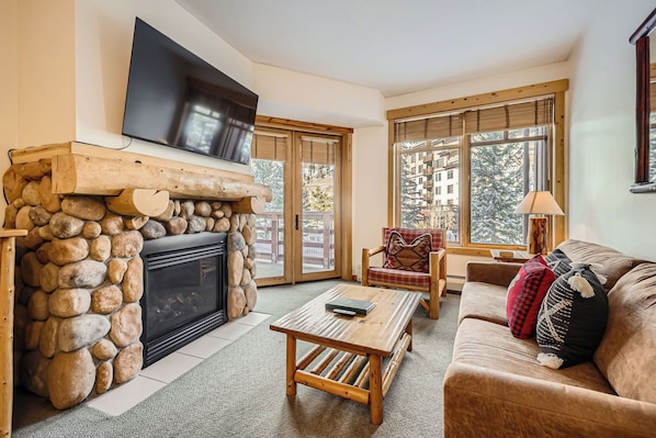 TV, fireplace, DVD player