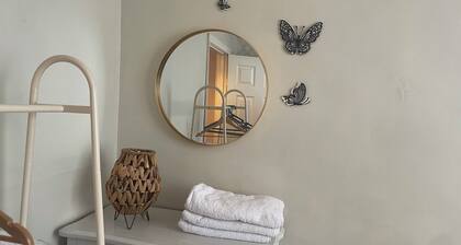 Lovely 1 Bedroom Flat 5 Minutes Walk From Station