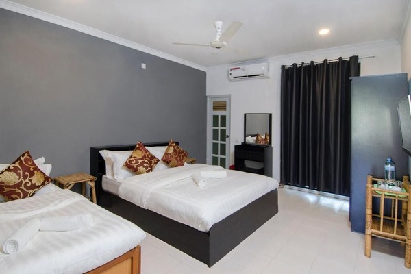 Superior Double Room | Desk, WiFi (free), bed sheets