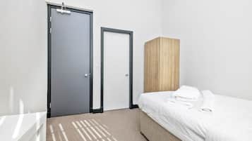 1 bedroom, desk, WiFi, bed sheets