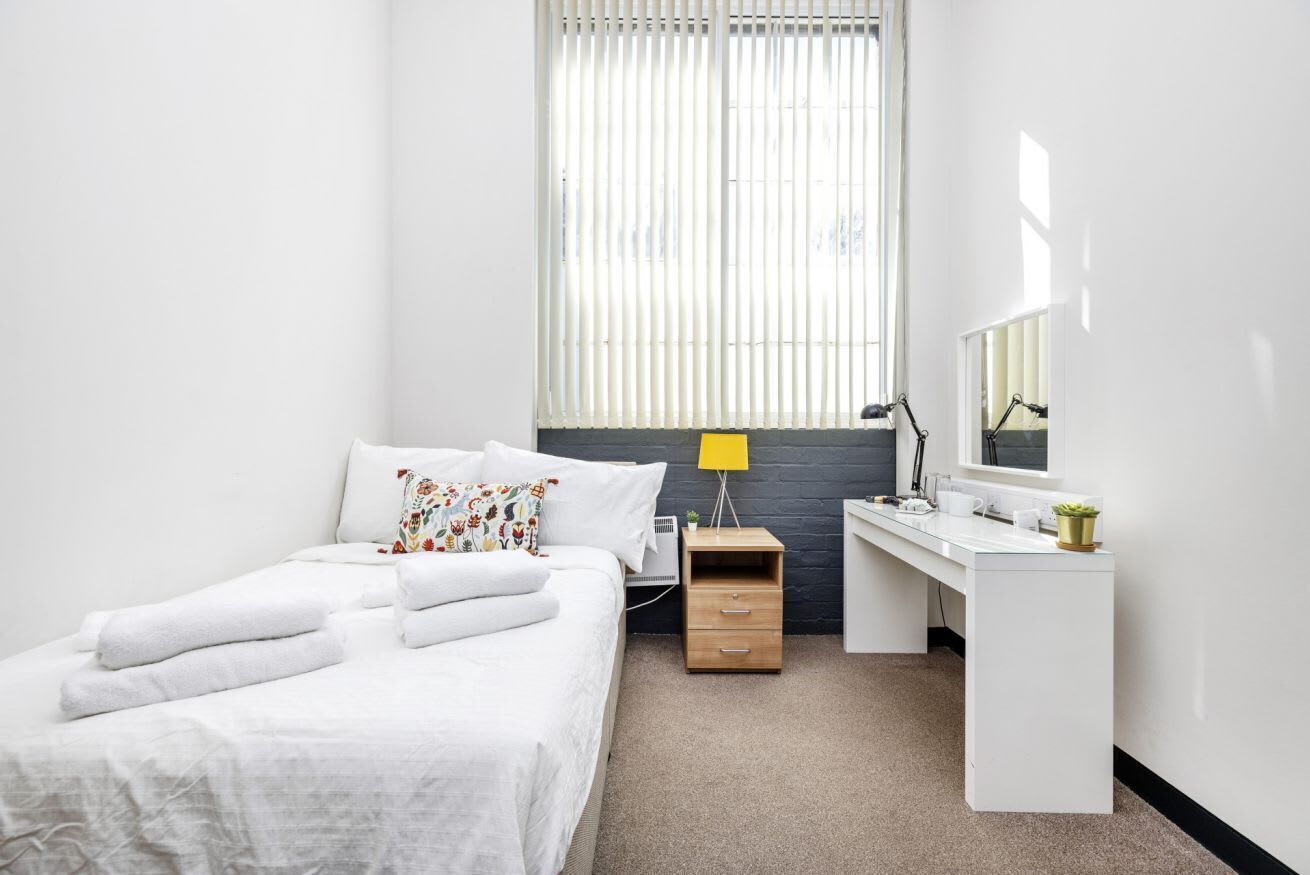 1 bedroom, desk, WiFi, bed sheets