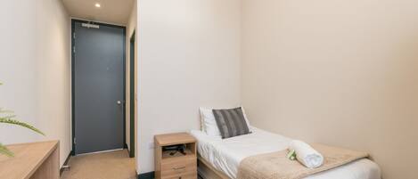 1 室のベッドルーム、デスク、WiFi、ベッドシーツ