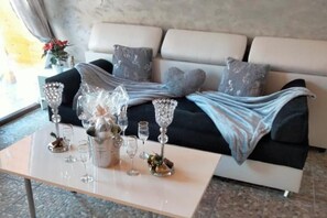 小屋 | 客廳 | 壁爐