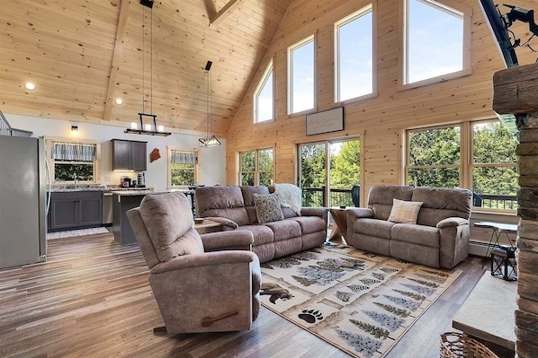 Smart TV, fireplace