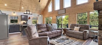 Mountainside Chalet Retreat | Hot Tub | Fireplace | Pool Table | Screened Porch