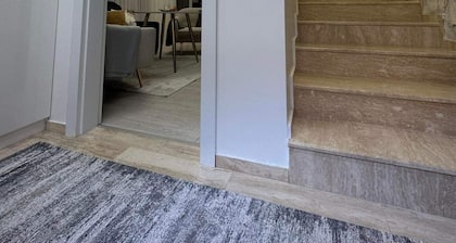 Luxurious House w/ Wi-Fi + Parking