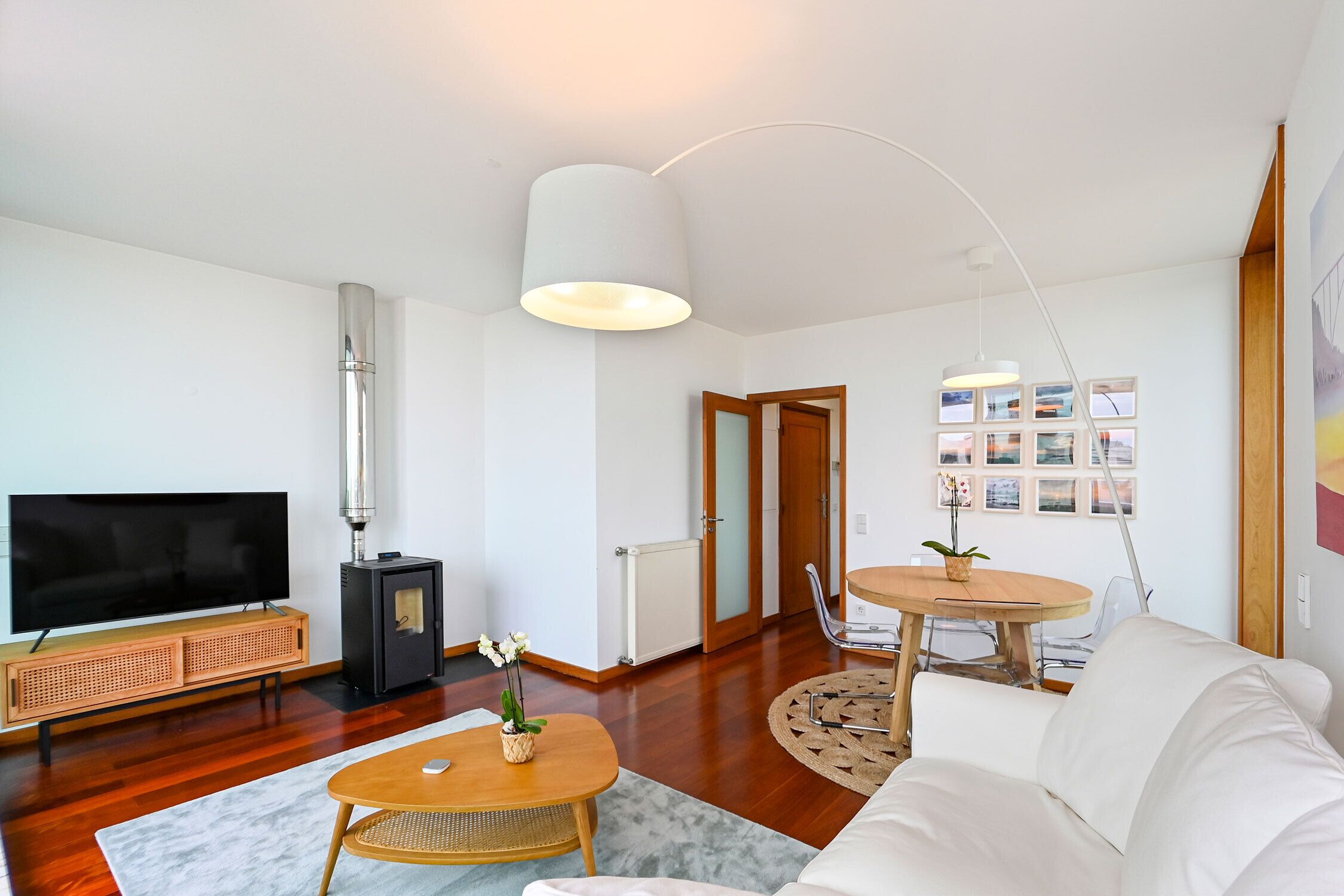 Smart-TV, Kamin