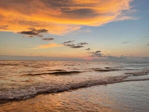 Una spiaggia nelle vicinanze