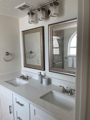 Appartement, plusieurs lits, accÚs piscine | 3 chambres, décoration personnalisée, ameublement personnalisé