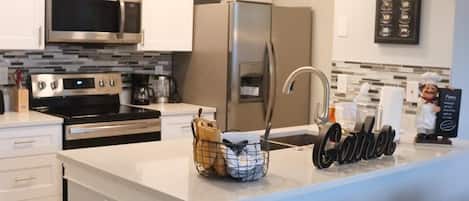 Apartment, Multiple Beds, Pool Access | Private kitchen