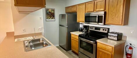 Apartment, Multiple Beds, Pool Access | Private kitchen