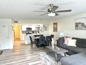 Appartement, plusieurs lits, accès piscine | 3 chambres, décoration personnalisée, ameublement personnalisé
