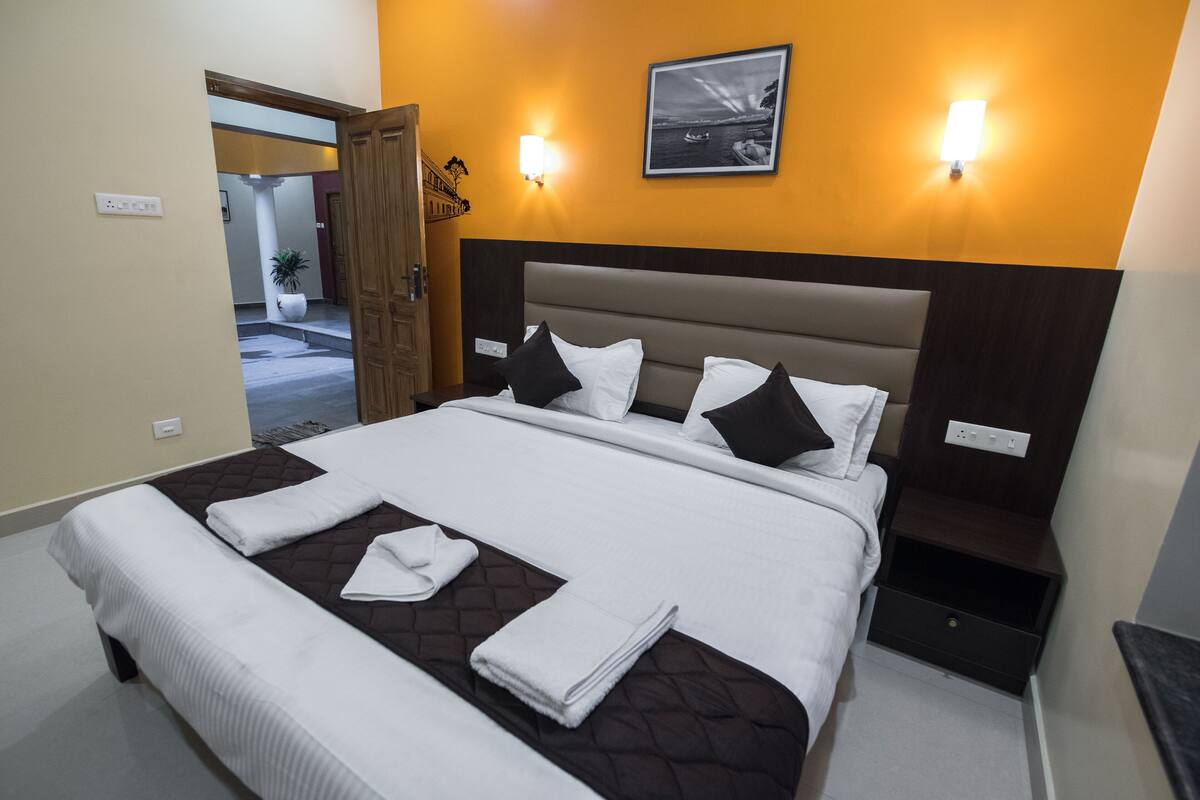 Sábanas de algodón egipcio, ropa de cama de alta calidad y wifi gratis
