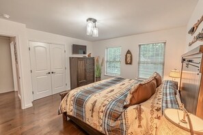 5 chambres, bureau, Wi-Fi, draps fournis