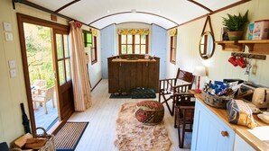 Interior - Oak Shepherds Lodge -  Sleeps 2 (Dittisham)