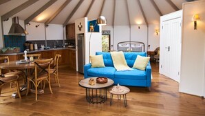 Unclassified image, 2 of 16, button