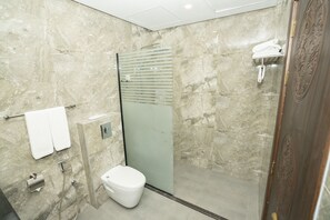 Chambre Deluxe Double ou avec lits jumeaux | Salle de bain