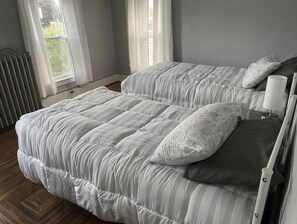 5 bedrooms, desk, iron/ironing board, free WiFi