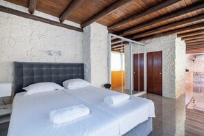 1 soverom, strykejern/-brett, wi-fi (inkludert) og sengetøy