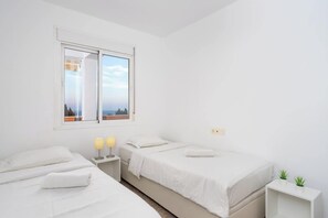 2 chambres, fer et planche à repasser, Wi-Fi gratuit, draps fournis